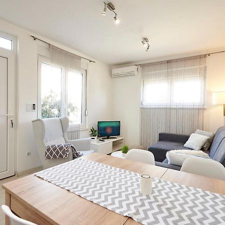 Apartmani Sara I Klara Трогір Екстер'єр фото