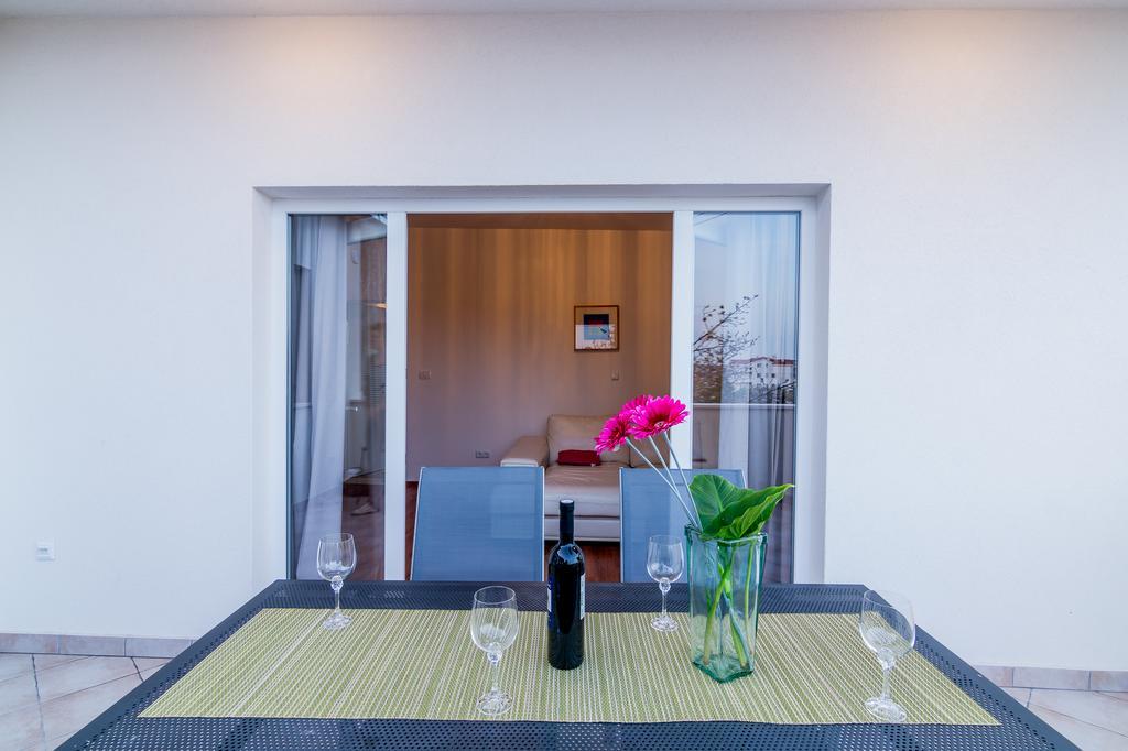 Apartmani Sara I Klara Трогір Екстер'єр фото